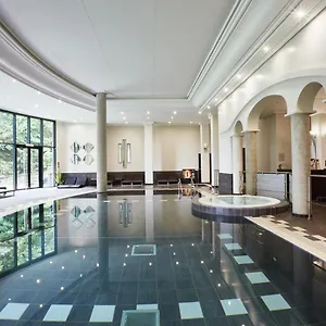 Hotel & Le Pavillon, Charbonnieres-les-Bains